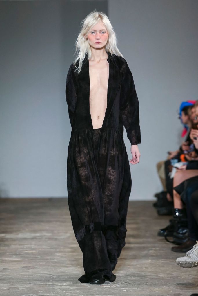 Moonyounghee Autumn / Winter 2020 Collection Black Burnout Velvet Maxi Dress