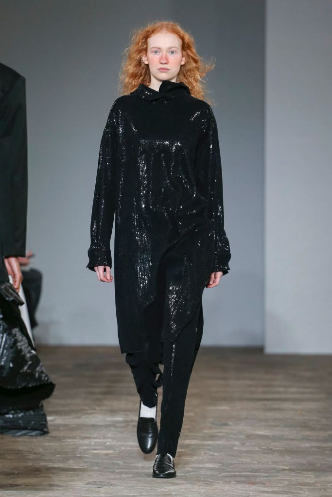 Moonyounghee Autumn / Winter 2020 Collection Black Sequined Shirt